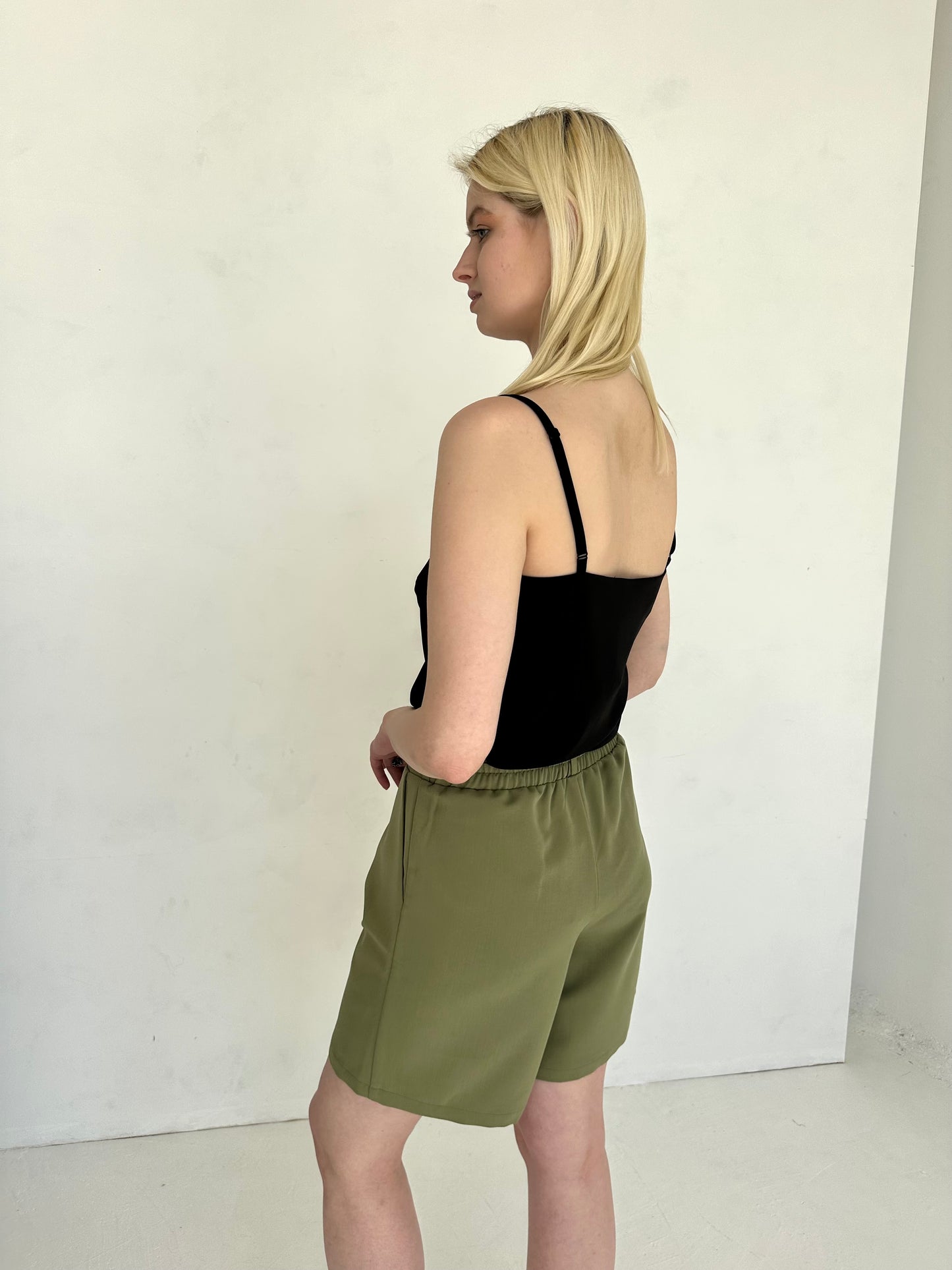 Pailginti MEGA šortai. Žalia