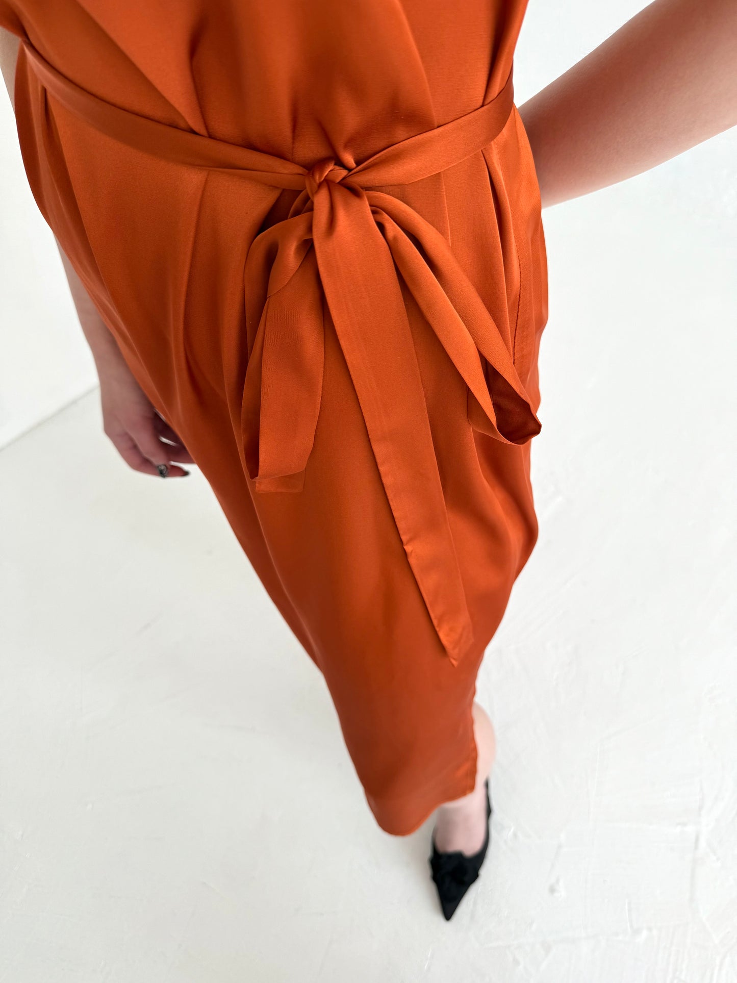 SLIP suknelė ant petnešėlių. Oranžinė