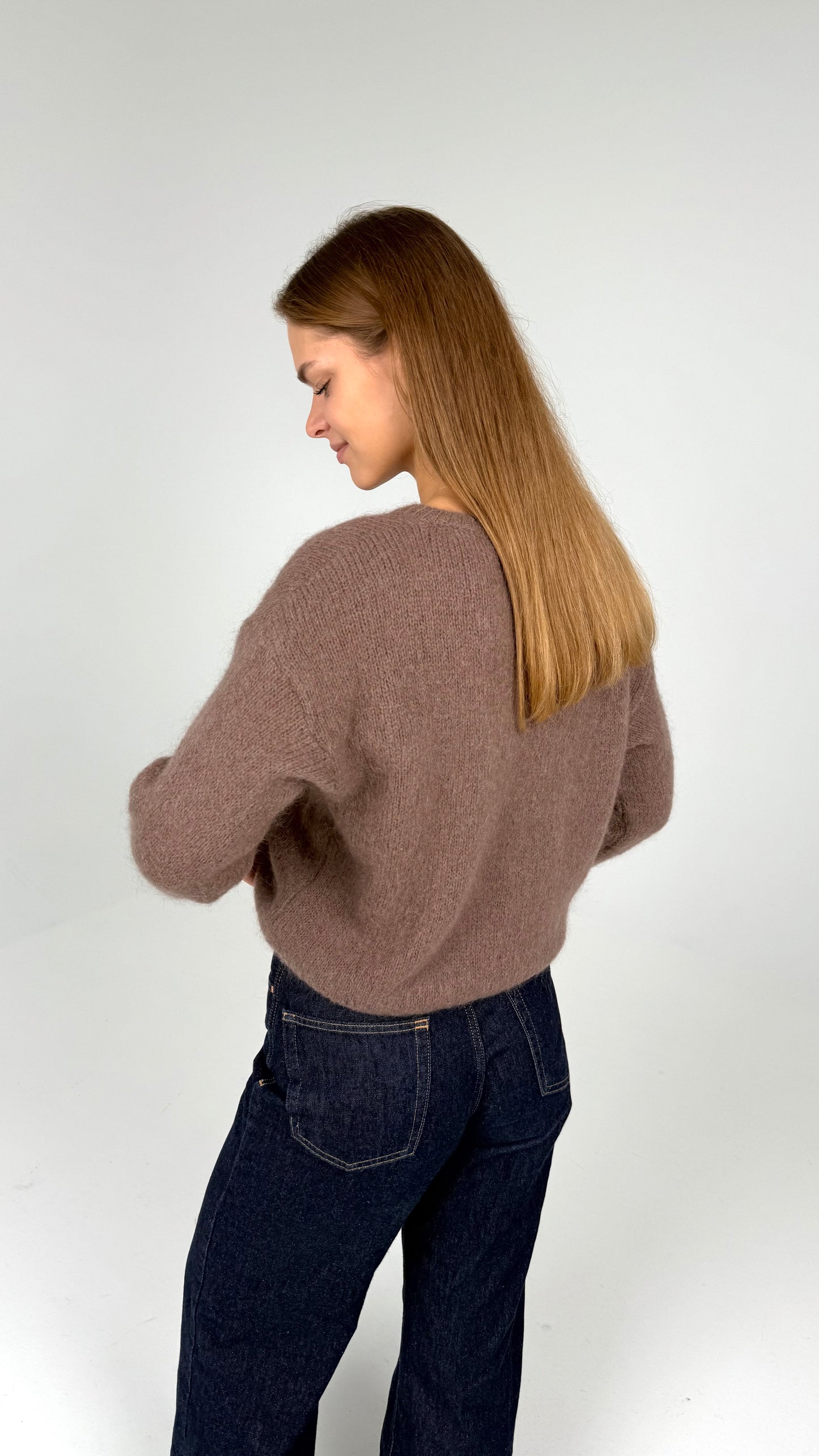 Susegamas moheros ir vilnos megztukas. Rudas