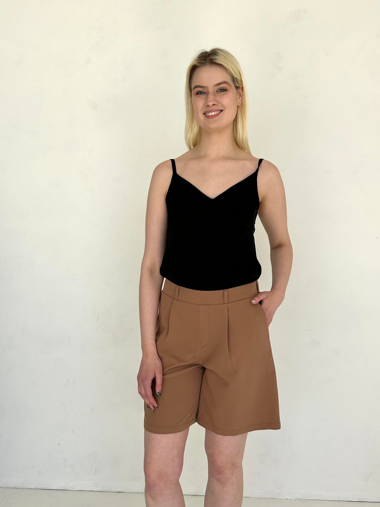 Pailginti MEGA šortai. Rudi