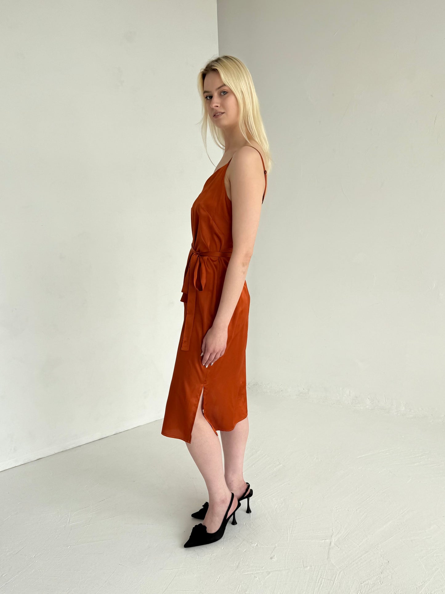 SLIP suknelė ant petnešėlių. Oranžinė