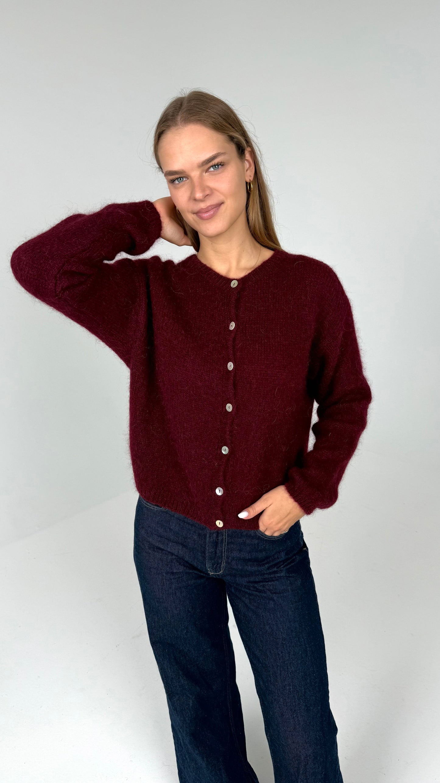 Susegamas moheros ir vilnos megztukas. Bordo