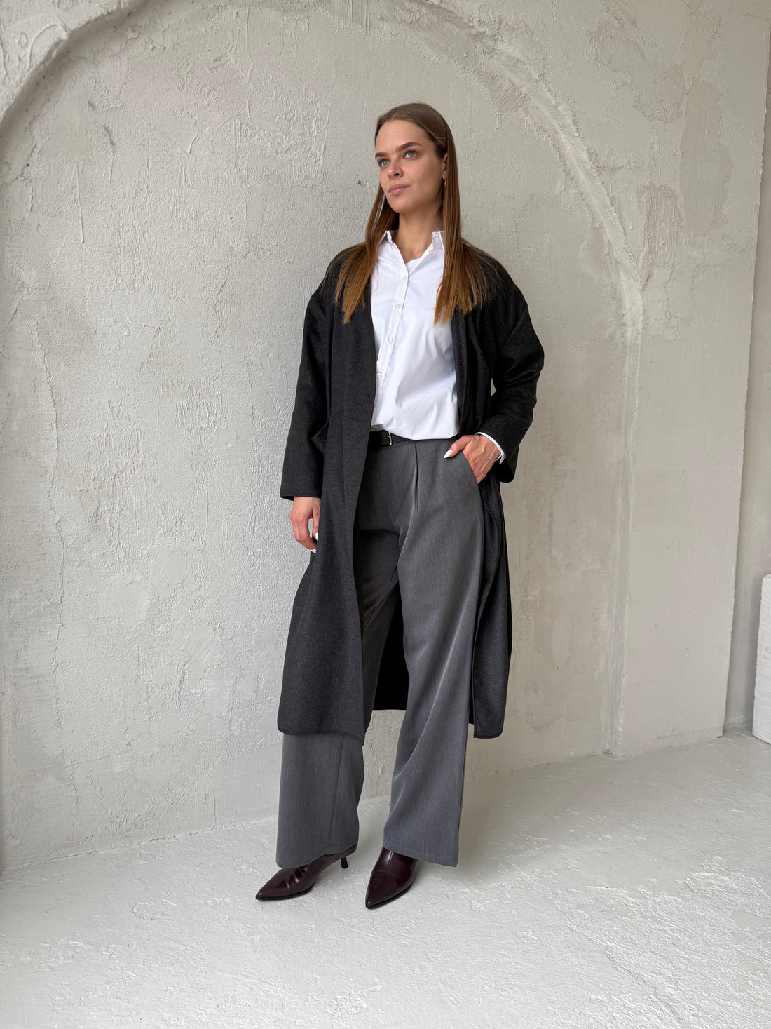 PLONAS PALTAS SU DIDELIU ŠALIKU/SKRAISTE TAMSIAI PILKA