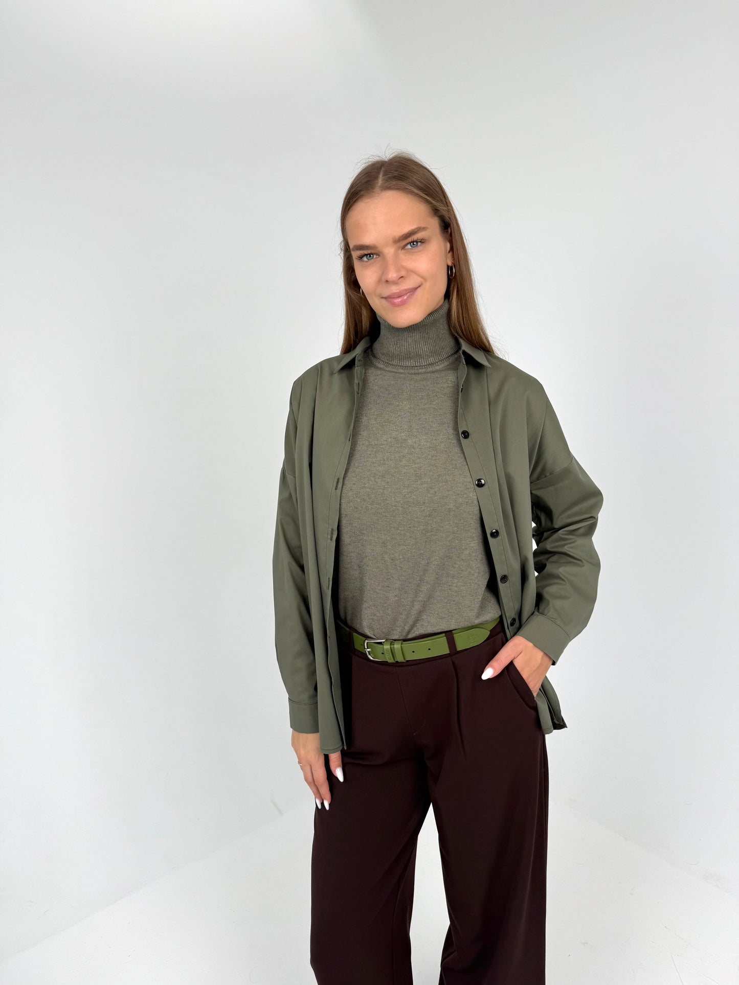 PREMIUM medvilniniai marškiniai. Miško žalia