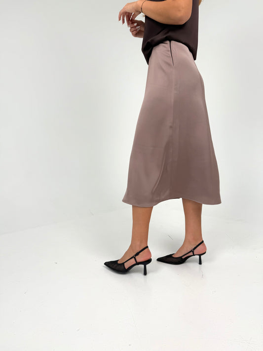 Varpelio formos sijonas. Kapučino