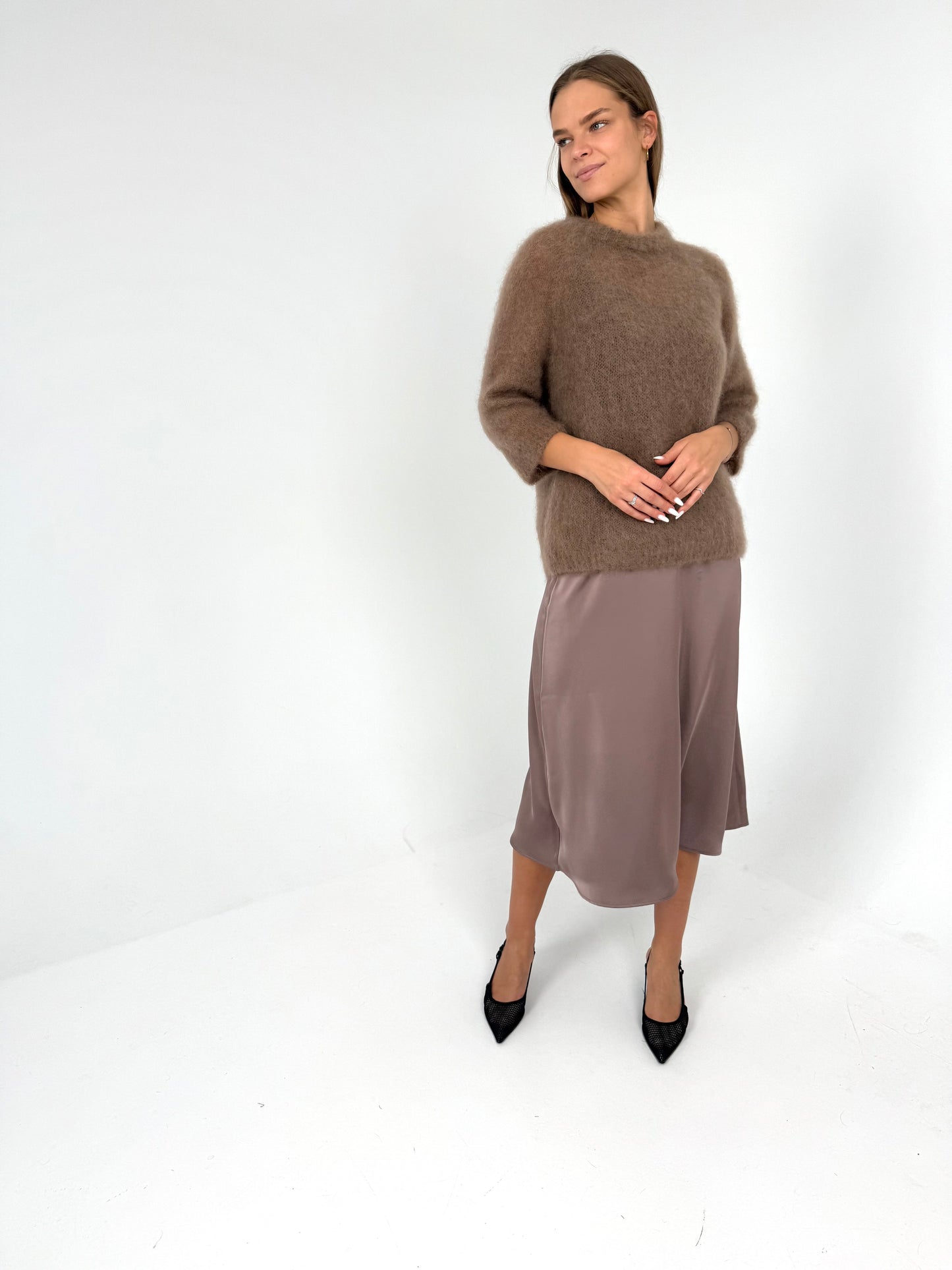 Varpelio formos sijonas. Kapučino