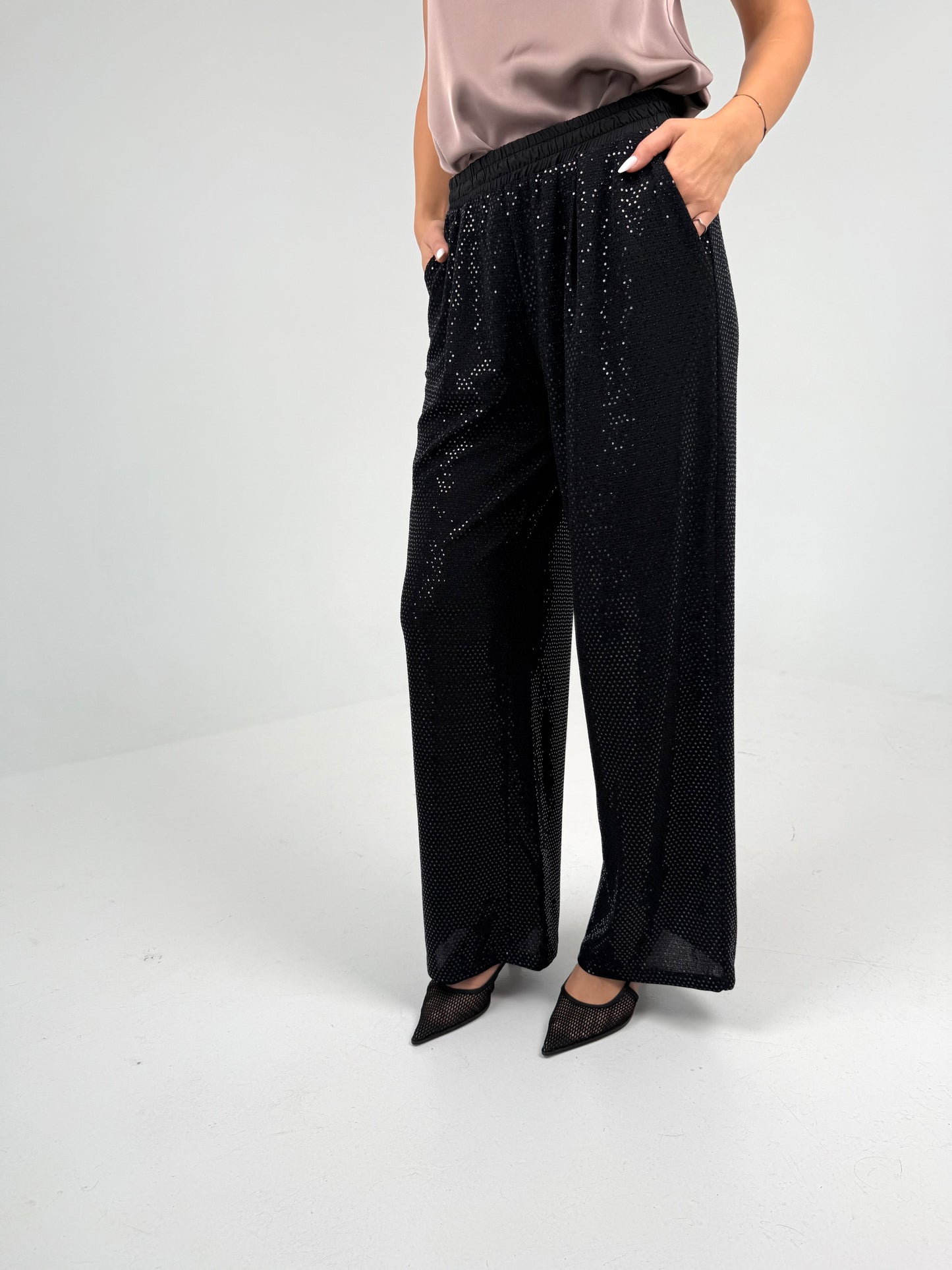 Blizgios LIGHT kelnės. Juodos