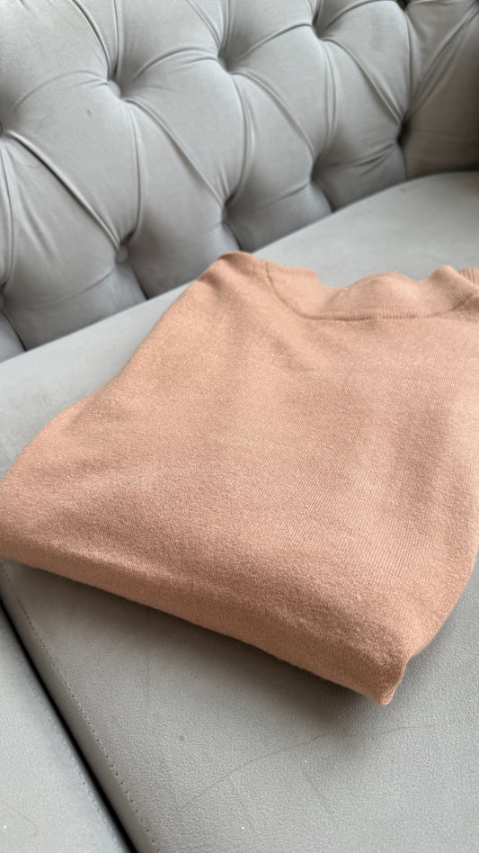 Viskozinis golfas. Švelni karamelė