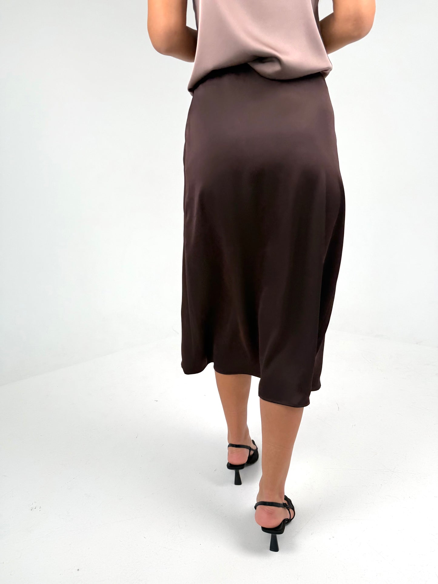 Varpelio formos sijonas. Šokoladas