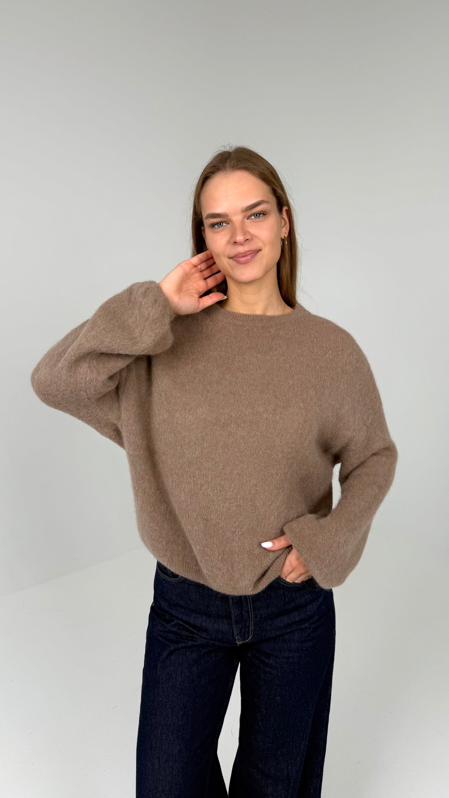 PLUS SIZE. Alpakos ir vilnos megztukas. Baltas