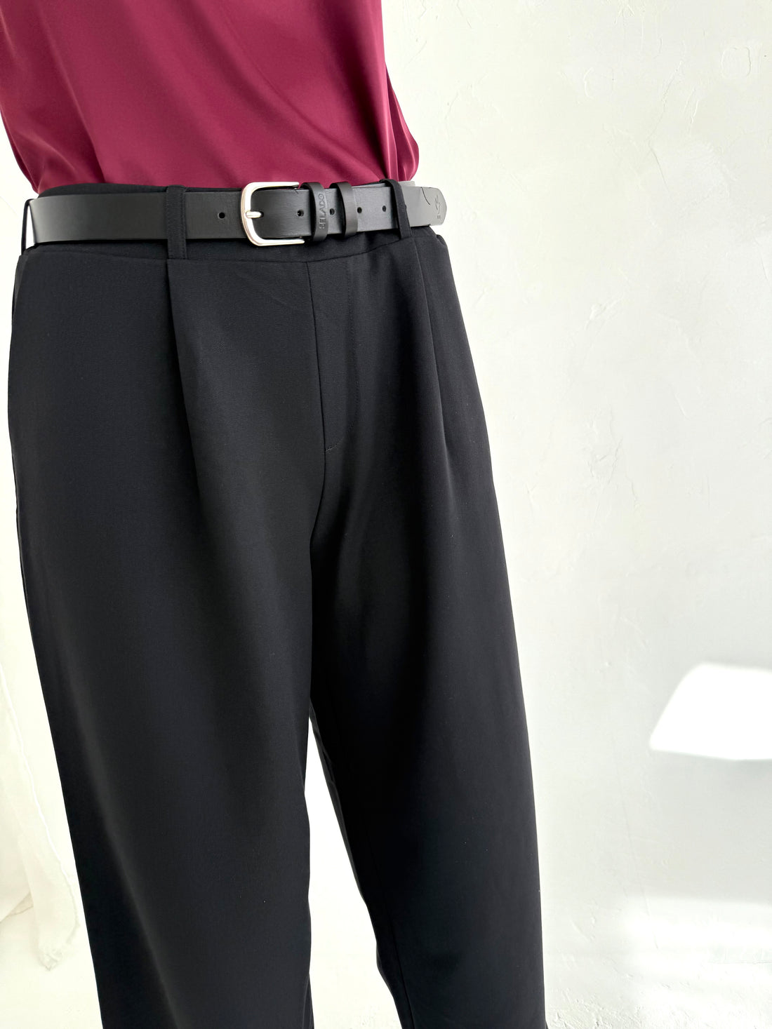 PLAČIOS KELNĖS "MEGA" JUODA