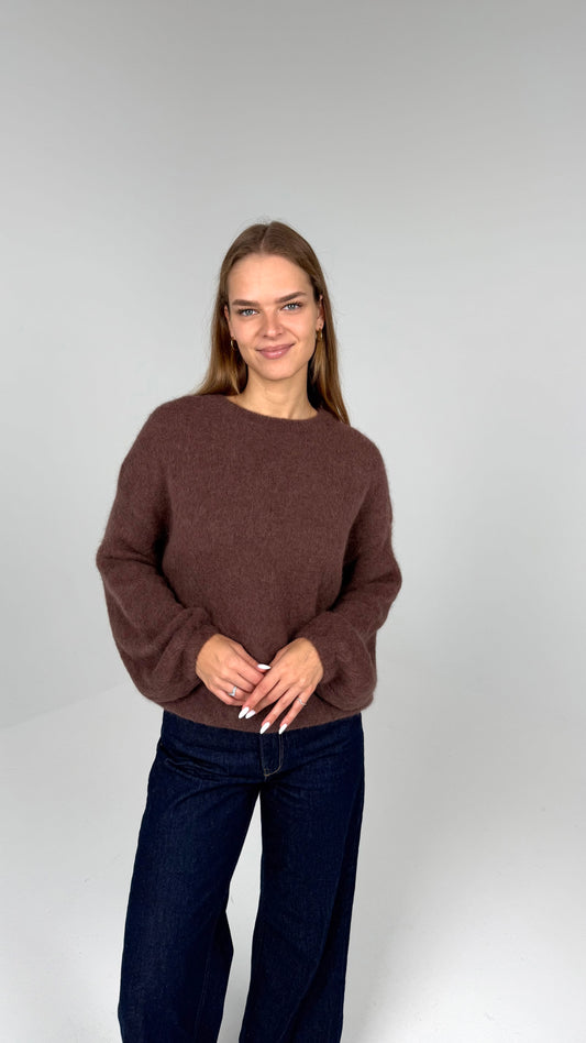 PLUS SIZE. Alpakos ir vilnos megztukas. Rudas