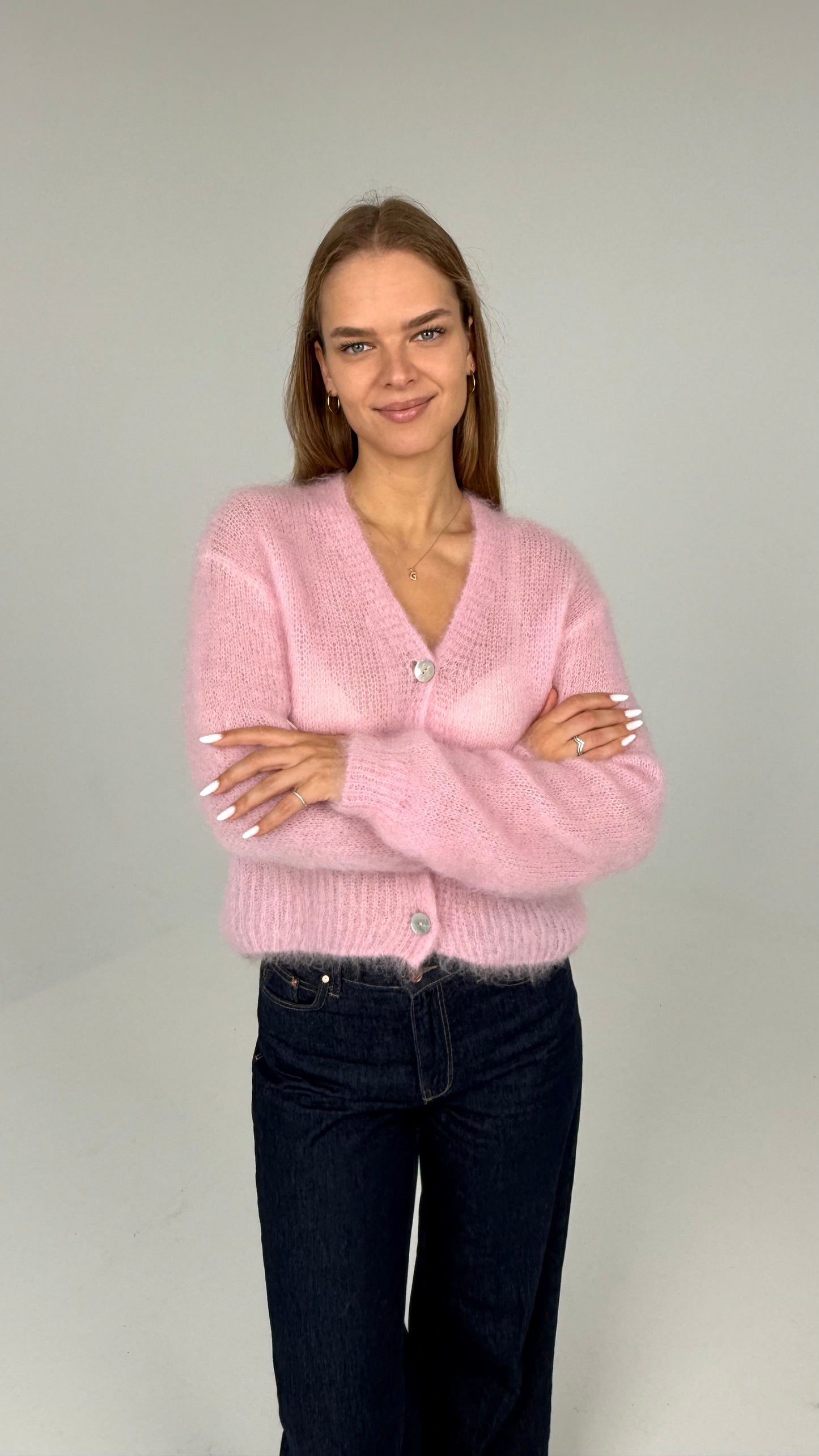 Kid moheros megztukas su sagutėmis. Rožinis