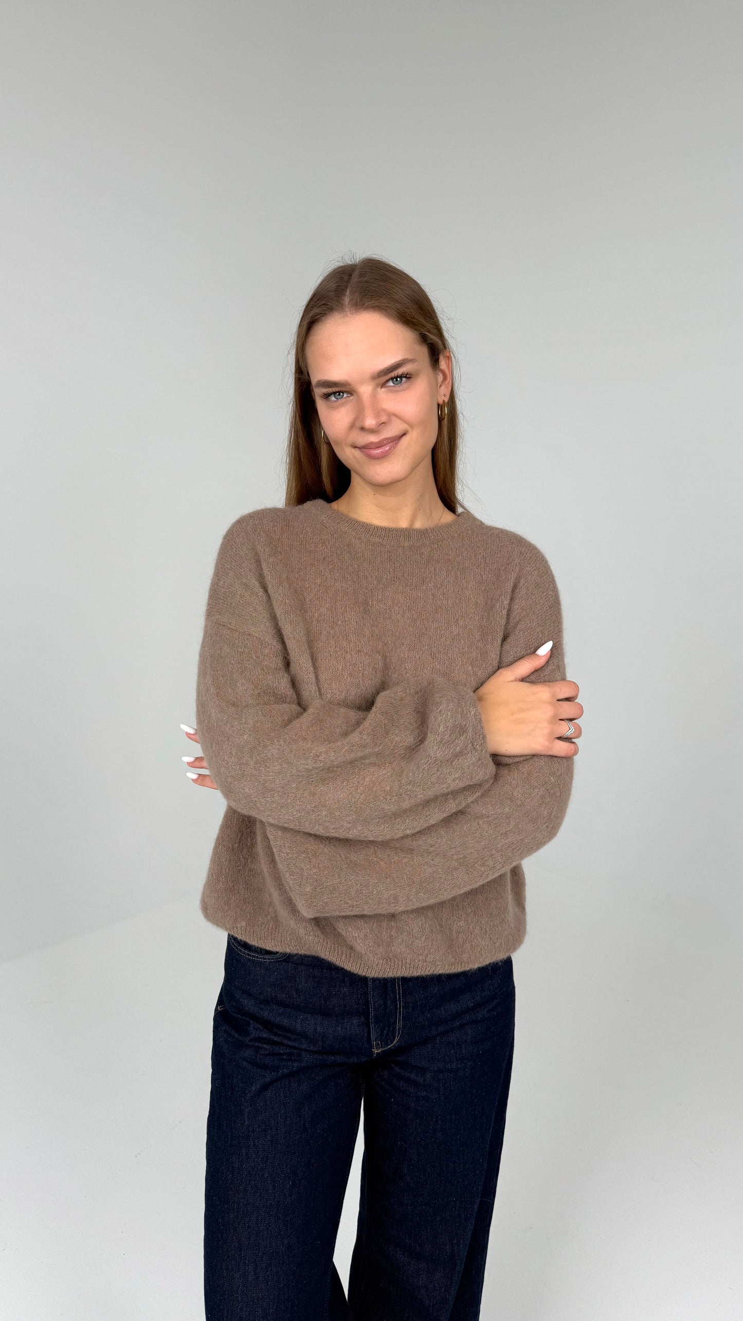 PLUS SIZE. Alpakos ir vilnos megztukas.Kreminis