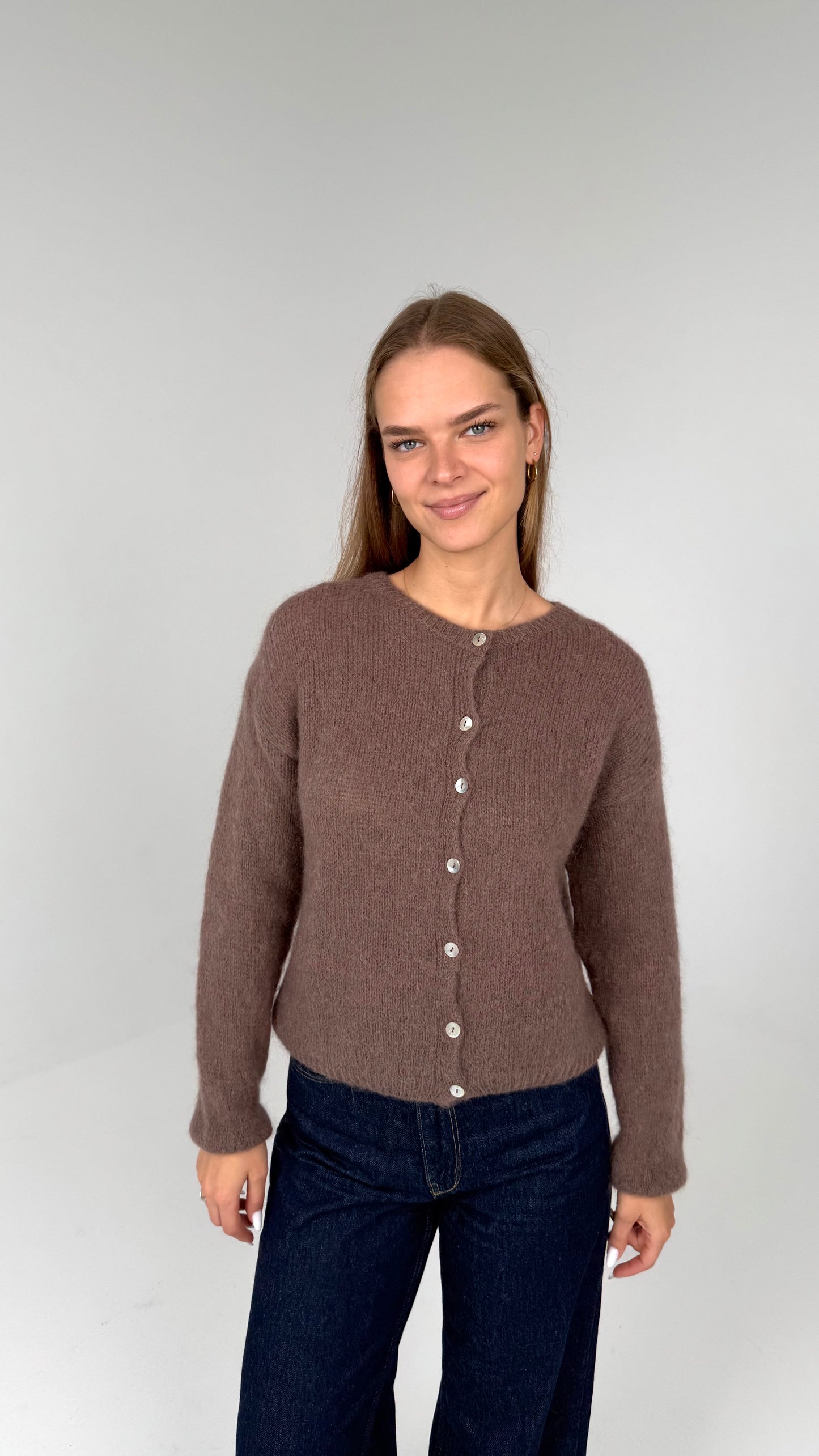 Susegamas moheros ir vilnos megztukas. Rudas