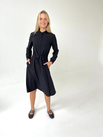 SUKNELĖ "CLASSIC" JUODA