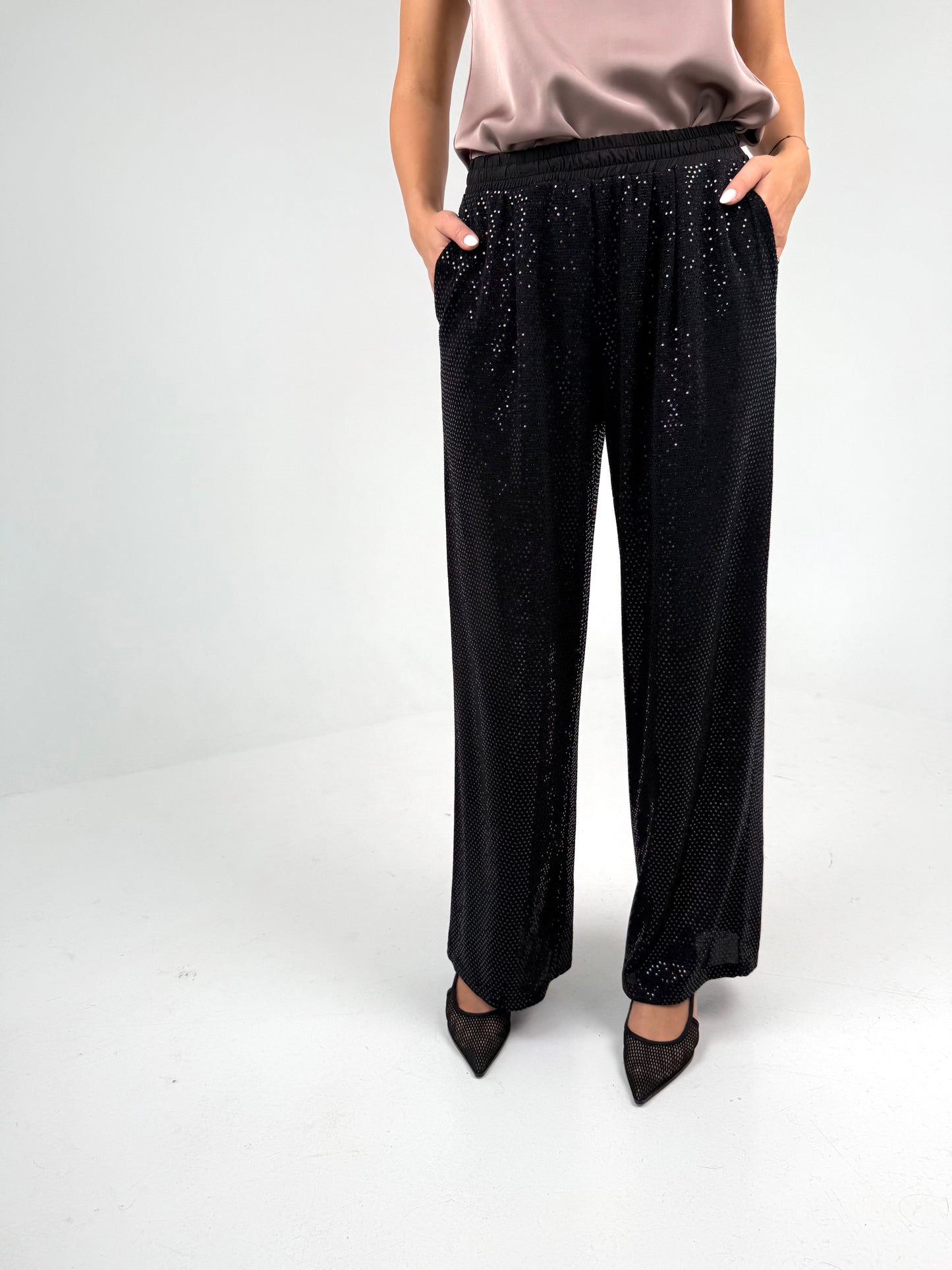 Blizgios LIGHT kelnės. Juodos