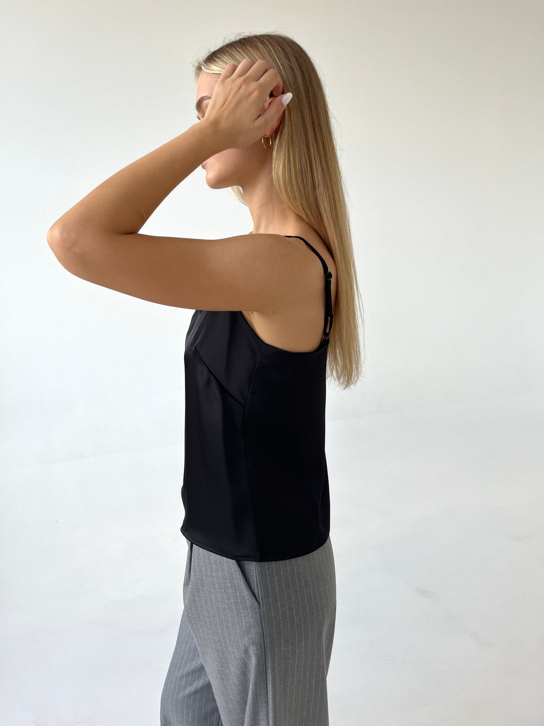 PALAIDINĖ ANT PETNEŠĖLIŲ. JUODA