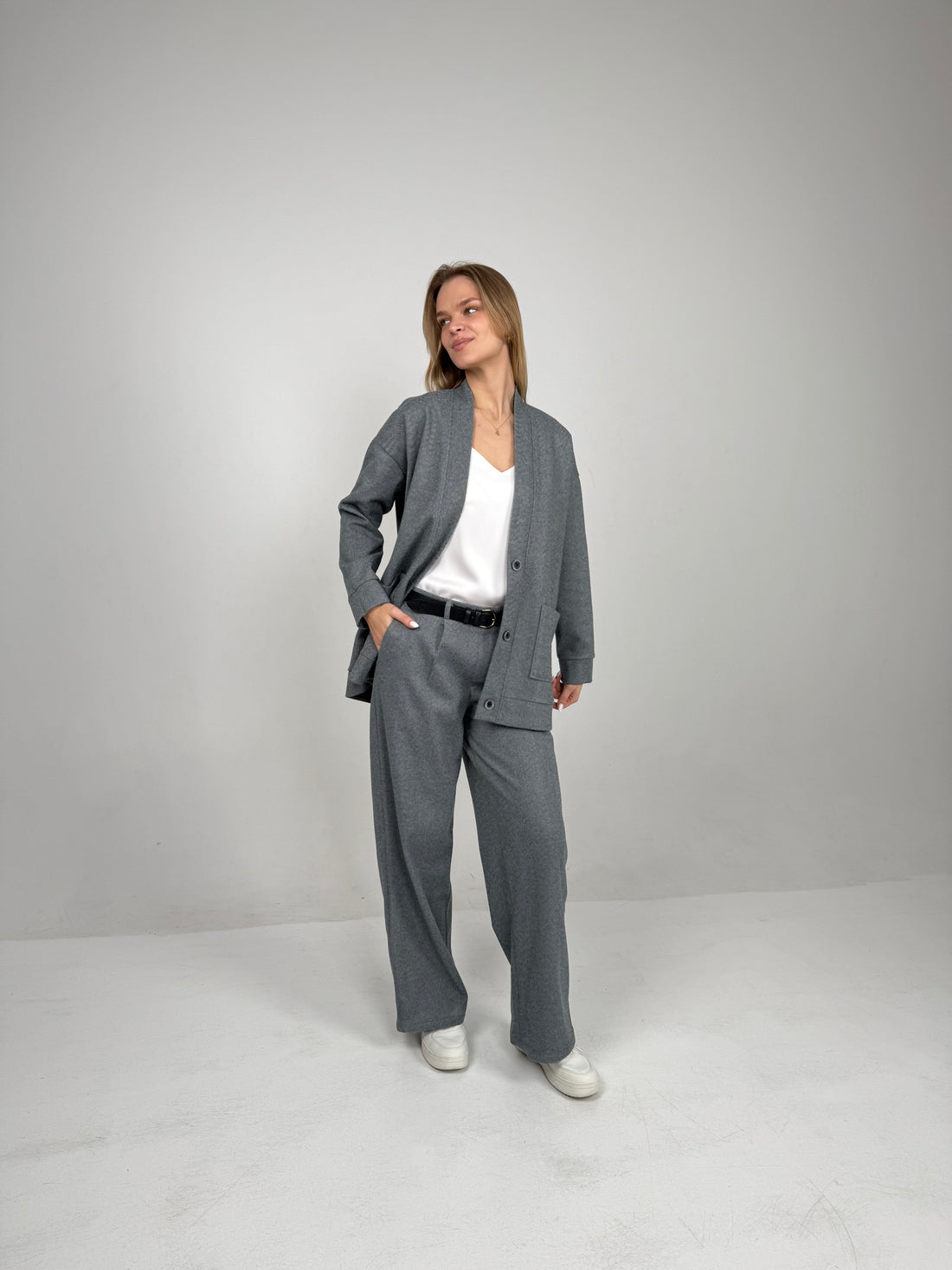 LAISVO KRITIMO KELNĖS "MEGA" PILKA