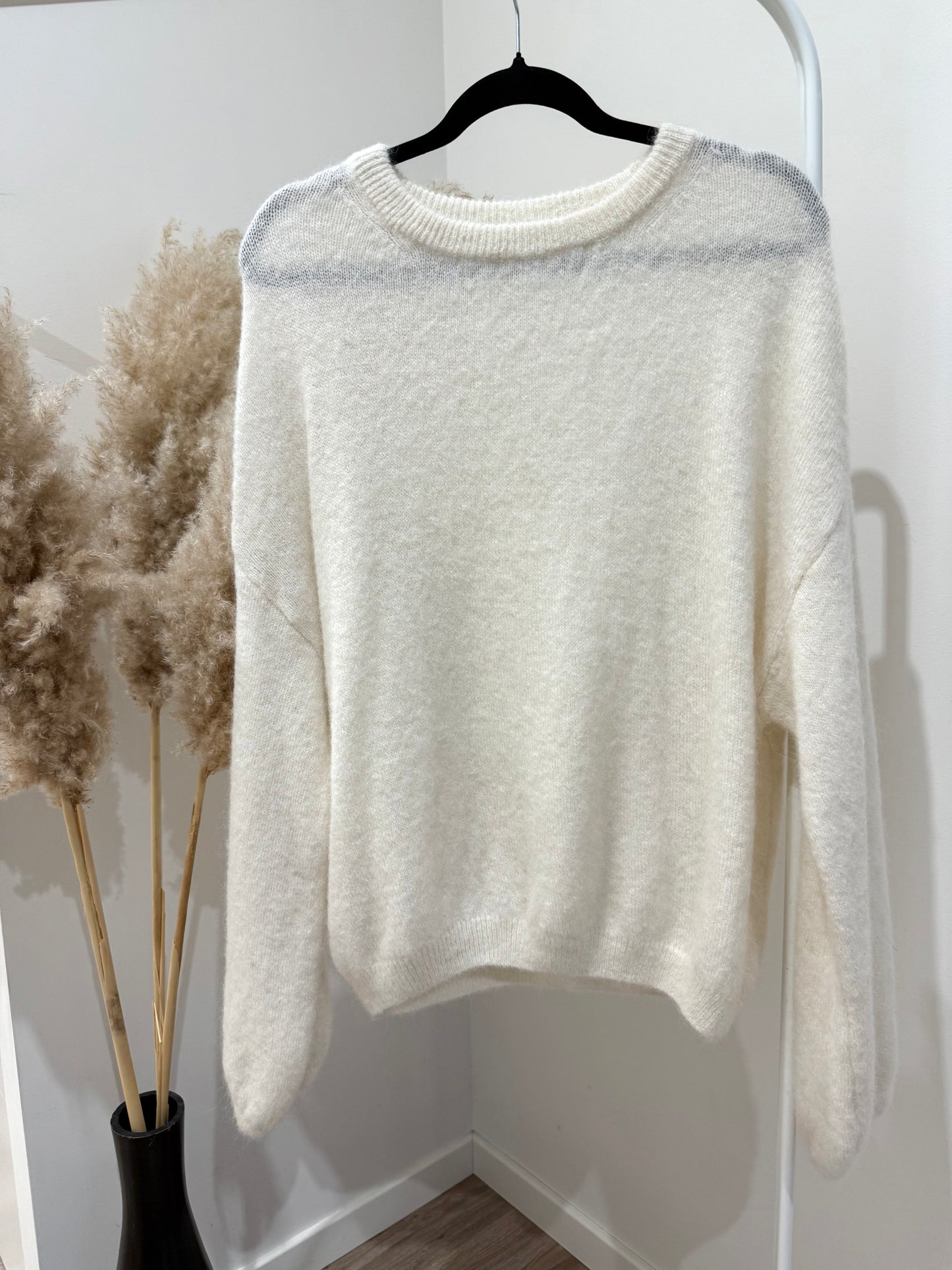 PLUS SIZE. Alpakos ir vilnos megztukas. Baltas