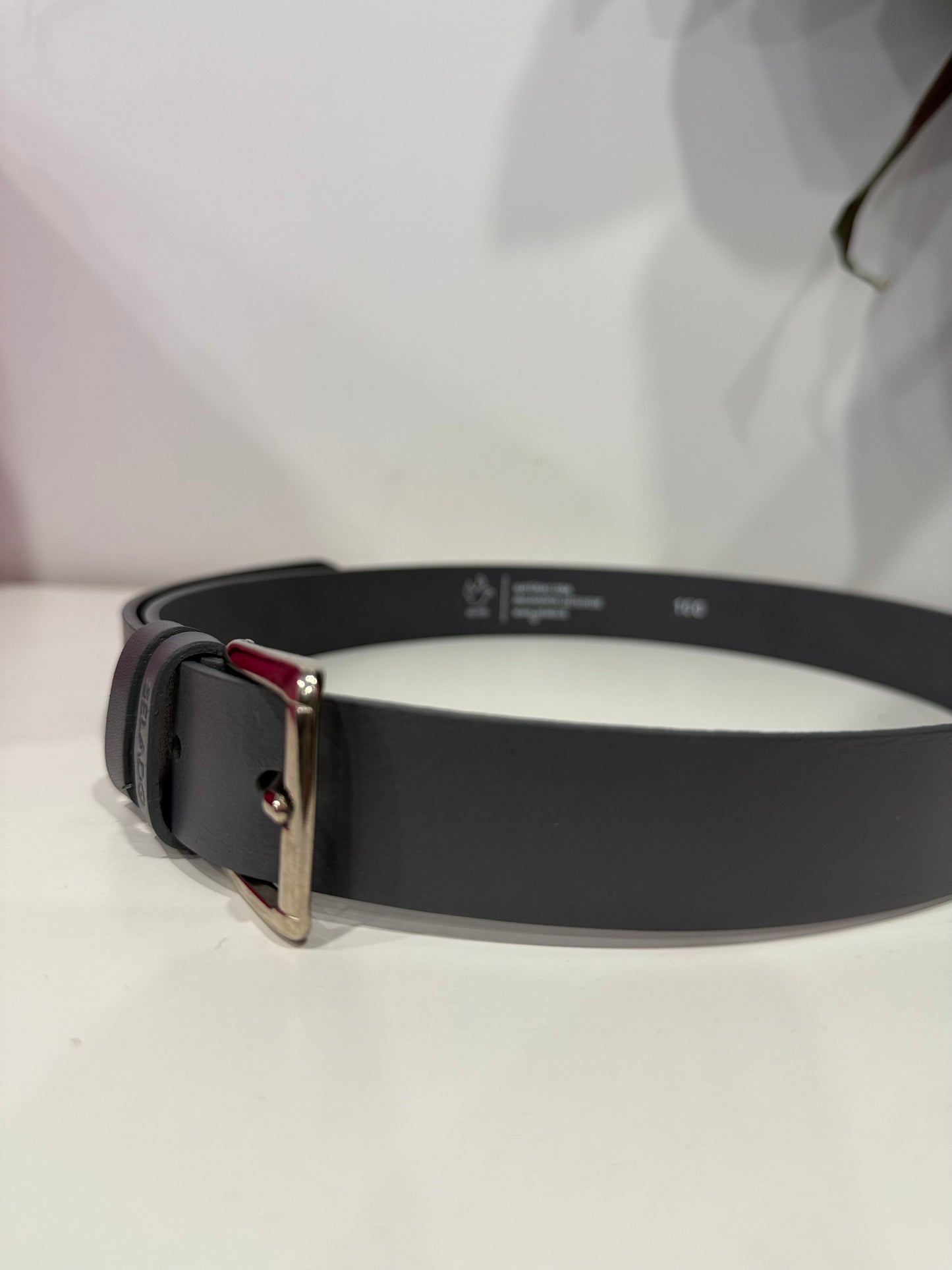 Natūralios odos diržas. Pilkas