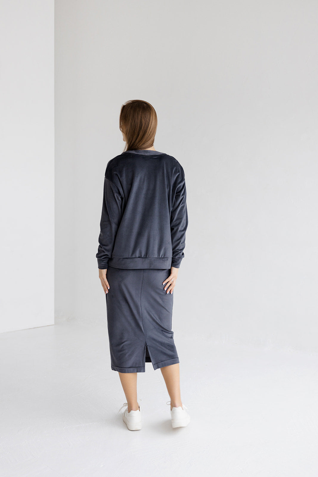 AKSOMO SIJONAS. TAMSIAI PILKA